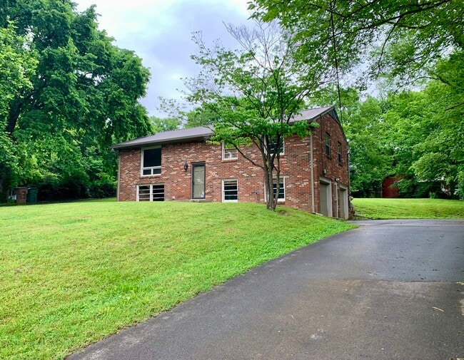 Building Photo - 1411 Ardee Ave