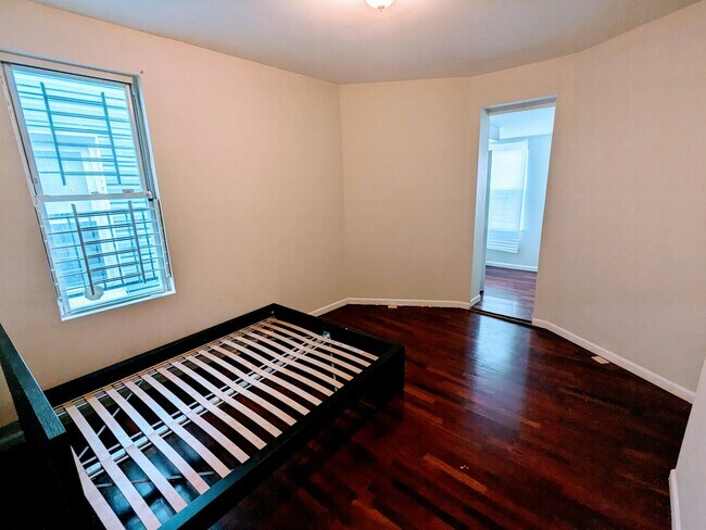 Building Photo - 2939 St Paul St