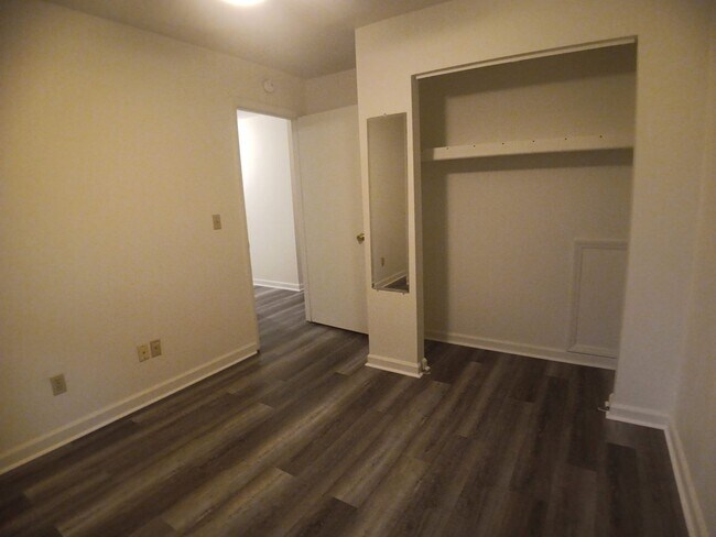 Building Photo - 206 Janie Ln