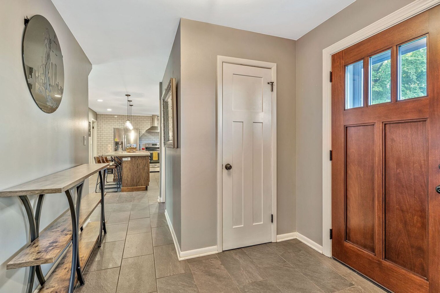 Building Photo - 808 Roseview Dr