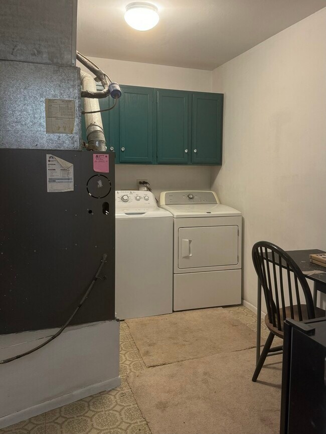 Building Photo - 1077 Auburn Ln