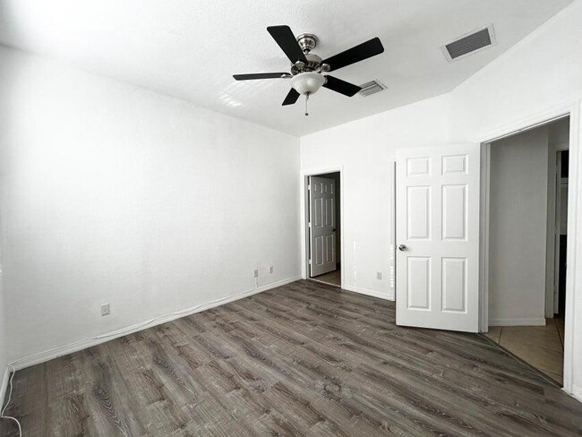 Building Photo - 3137 Grandiflora Dr