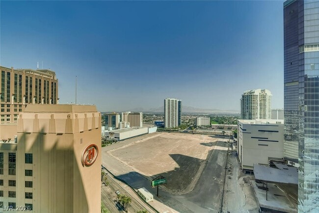 Building Photo - 2700 S Las Vegas Blvd