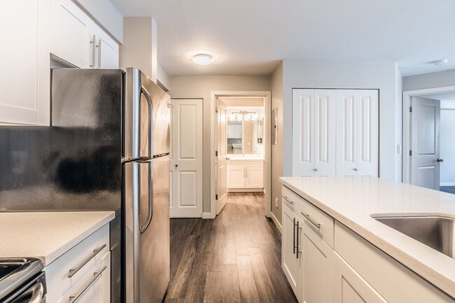 Interior Photo - 1800 Eastlake Apts (Scenic)