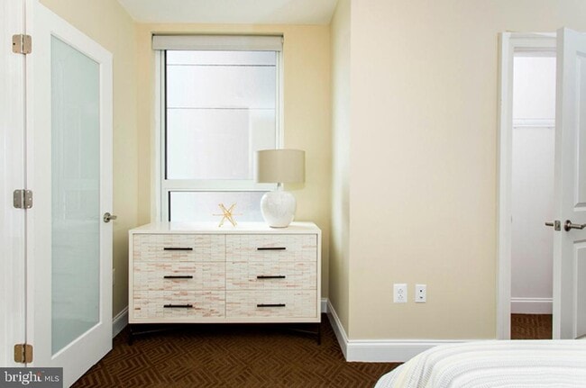 Building Photo - 235 N Christopher Columbus Blvd