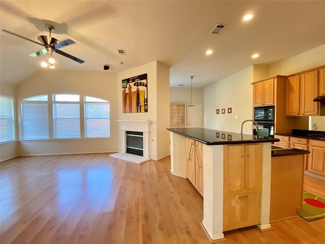 Building Photo - 1420 Hudspeth Dr
