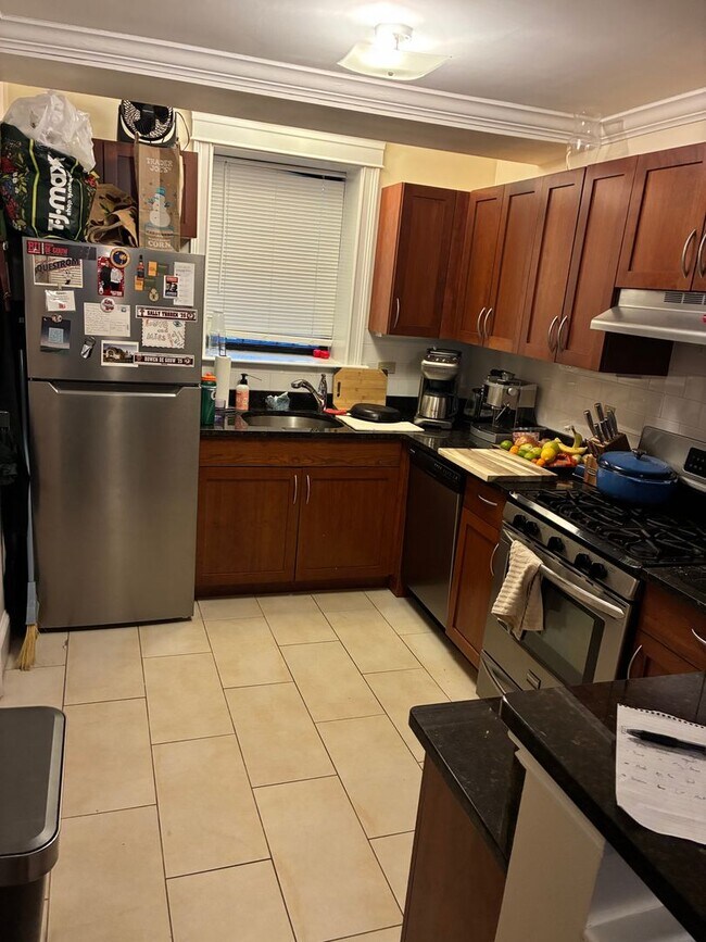 Building Photo - Bright 1 Bedroom in Allston • Amazing Price • Available 2/1/2026