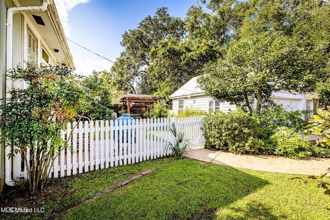 Building Photo - 145 St Francis St