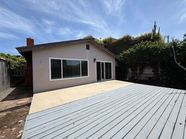 Building Photo - Del Mar Heights Home West of 5