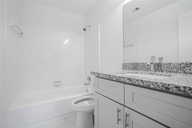 Building Photo - 11103 W Brompton Dr