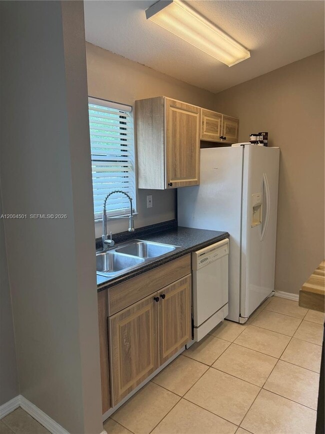 Building Photo - 9495 80th St