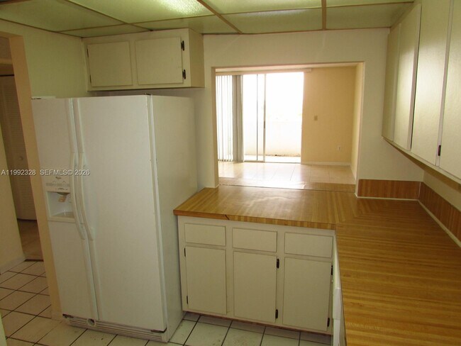 Building Photo - 10090 NW 80th Ct