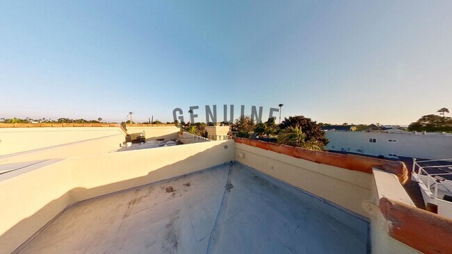 Building Photo - COMING SOON: Beautiful 3BD 3.5BA Townhome in Newport Heights