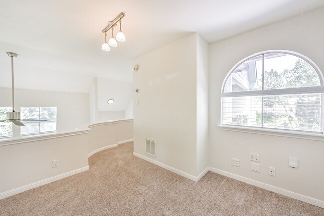 Building Photo - 3409 Northwood St