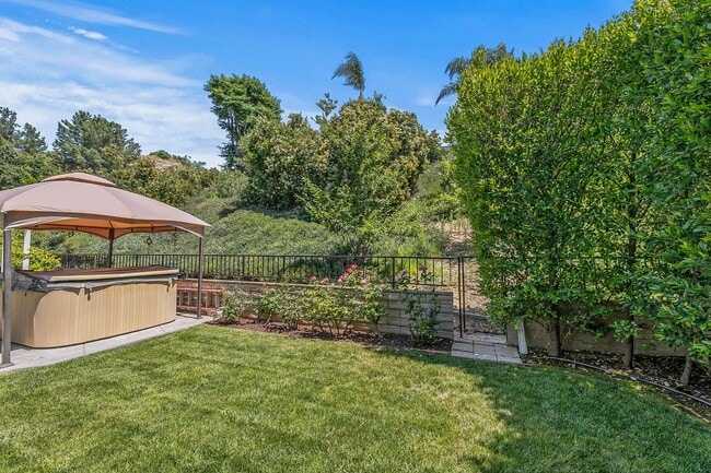 Building Photo - COMING SOON! 4 Bedroom Home for Rent in Santa Clarita!