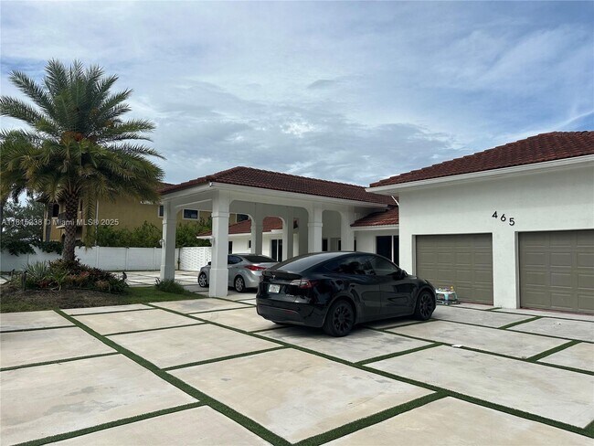 Building Photo - 465 NW 119th Ave