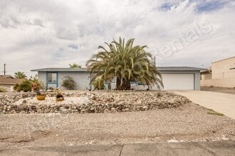 Building Photo - 3211 Pintail Dr