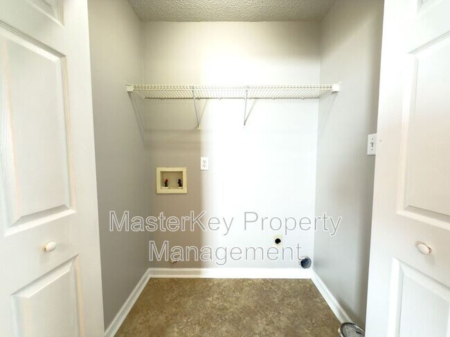 Building Photo - 4421 Windsock Ln