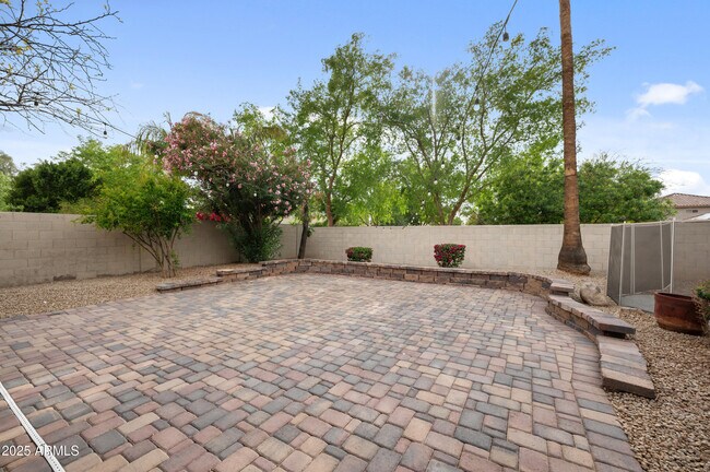 Building Photo - 630 S Boulder Ct