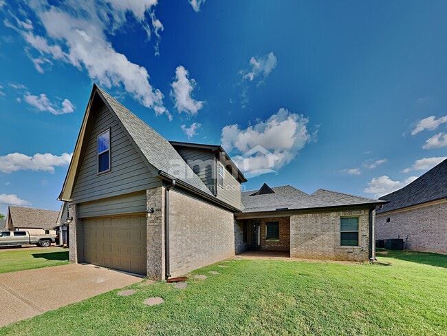 Building Photo - 5462 Stonecrest Dr