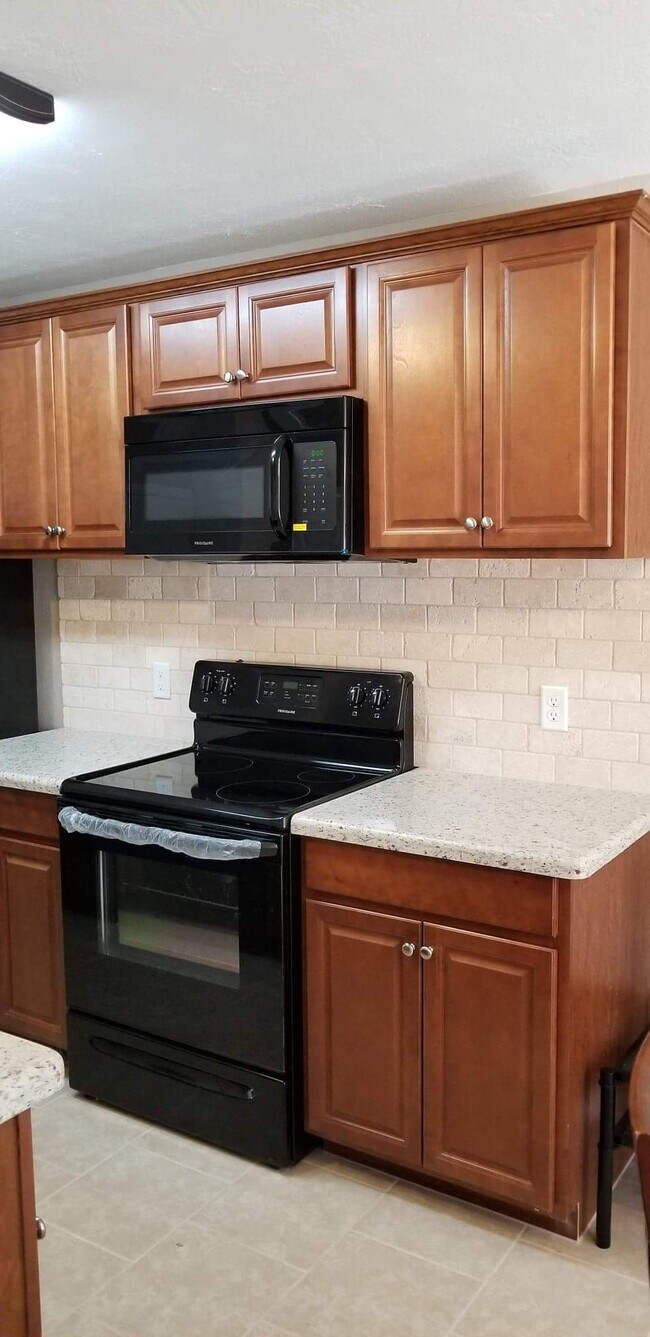 Building Photo - 903 Balcones Dr