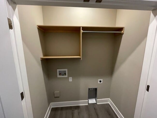 Building Photo - 9208/10 E Wassall