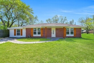 Building Photo - 1913 41st Ave N