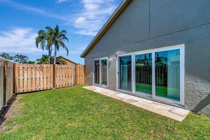 Building Photo - 1439 Waterway Cove Dr