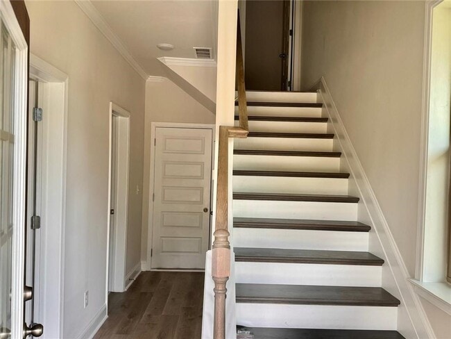 Building Photo - 589 Fundao Ln