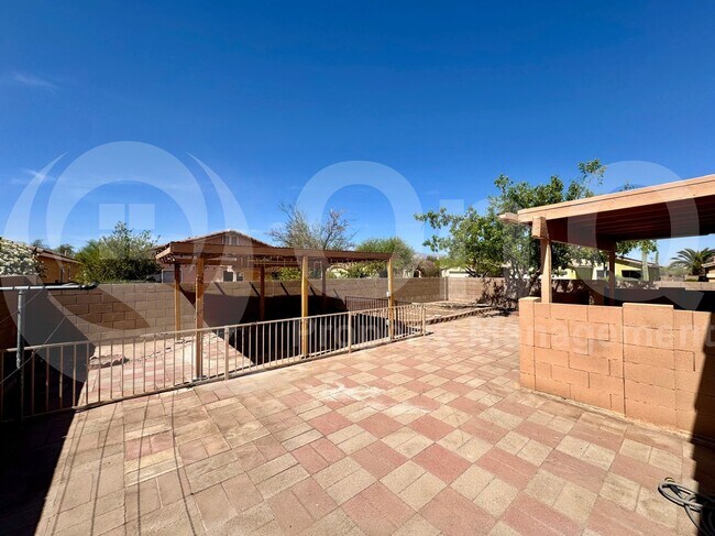 Building Photo - 2152 W Burlwood Way