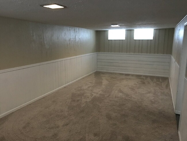 Building Photo - 18308 Edinboro Ave