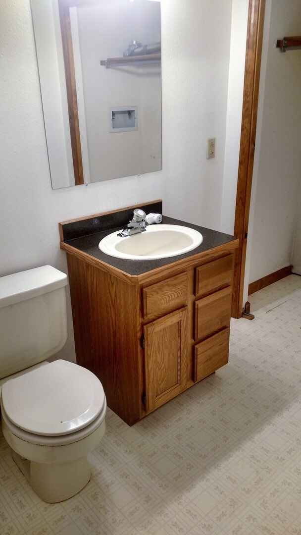 Building Photo - 3+ Bedroom 2.5 Bathroom 2 Car Garage Home ...