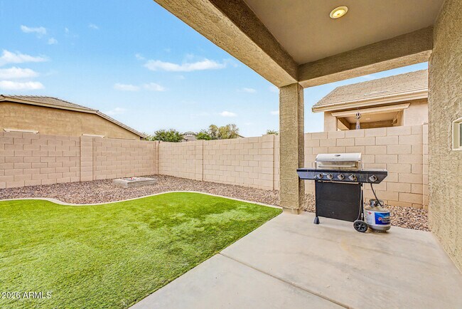 Building Photo - 3514 E Cowboy Cove Trail