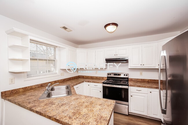 Building Photo - 1110 Mason St