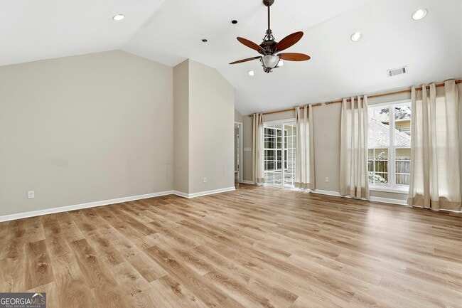 Building Photo - 518 Longwood Ln