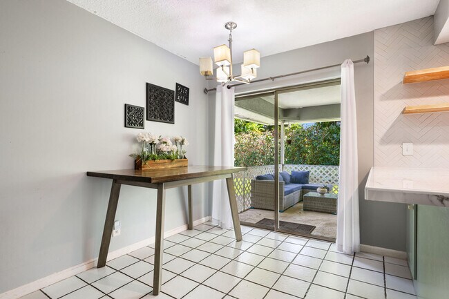Building Photo - 11729 Greenbriar Cir