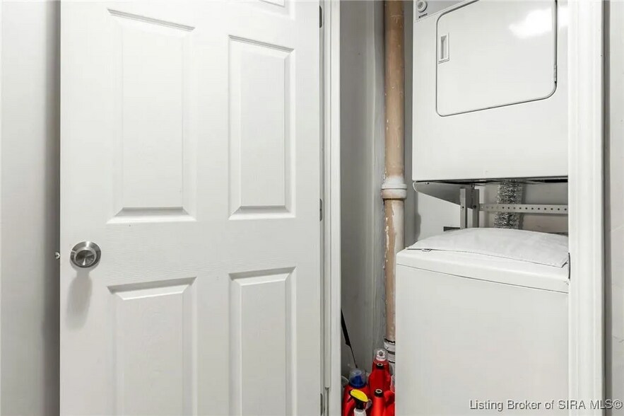 washer/fryer hookup - 531 E Chestnut St