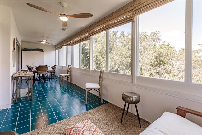 Building Photo - 1200 E Peppertree Ln