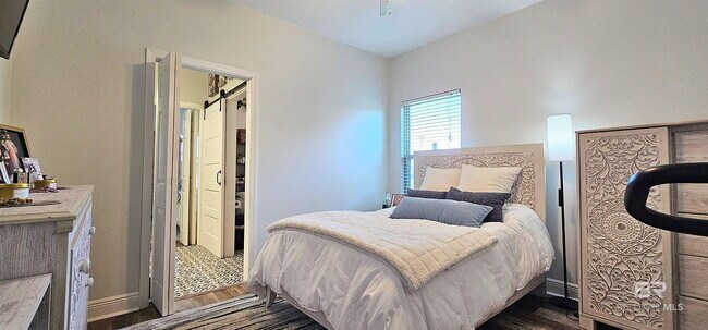 Building Photo - Single Family Home For Rent