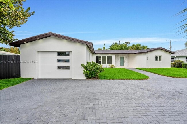 Primary Photo - 719 SW 25th Ave