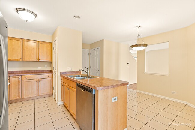 Building Photo - 2640 Chelsey St