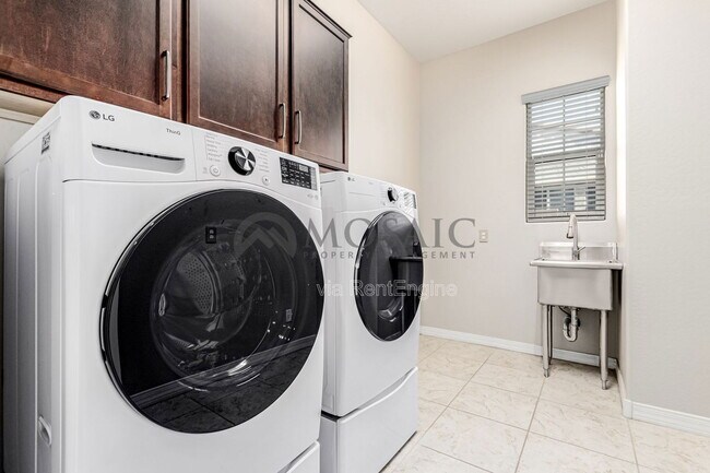 Building Photo - 800 E Tonto Pl