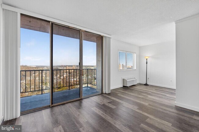 Building Photo - 2059 Huntington Ave