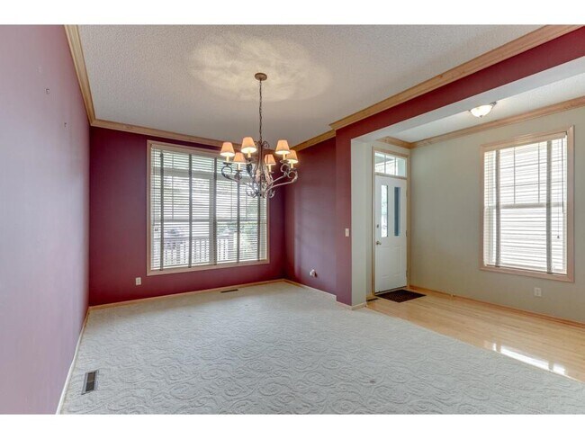 Building Photo - 2074 Clover Ct