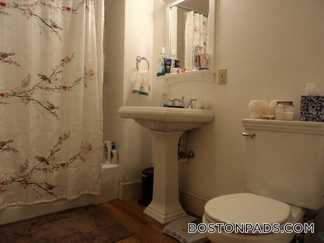 Building Photo - 117 Columbia St