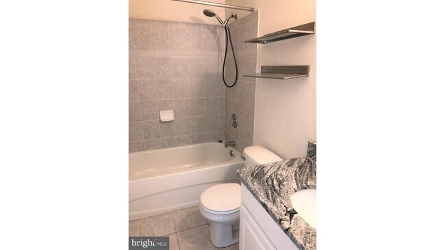 Building Photo - 364 Westwood Ave