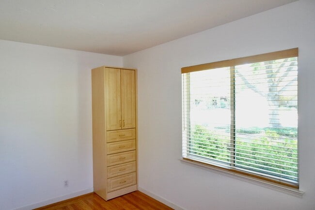 Building Photo - Third-Acre of Serenity