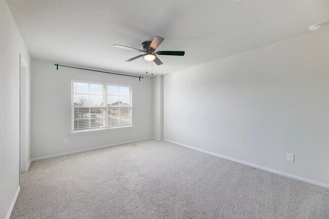 Building Photo - 301 Bright Star Ln
