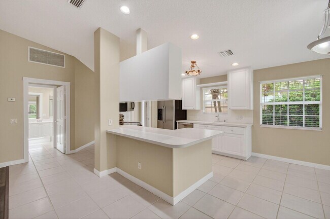 Building Photo - 8148 Montserrat Pl