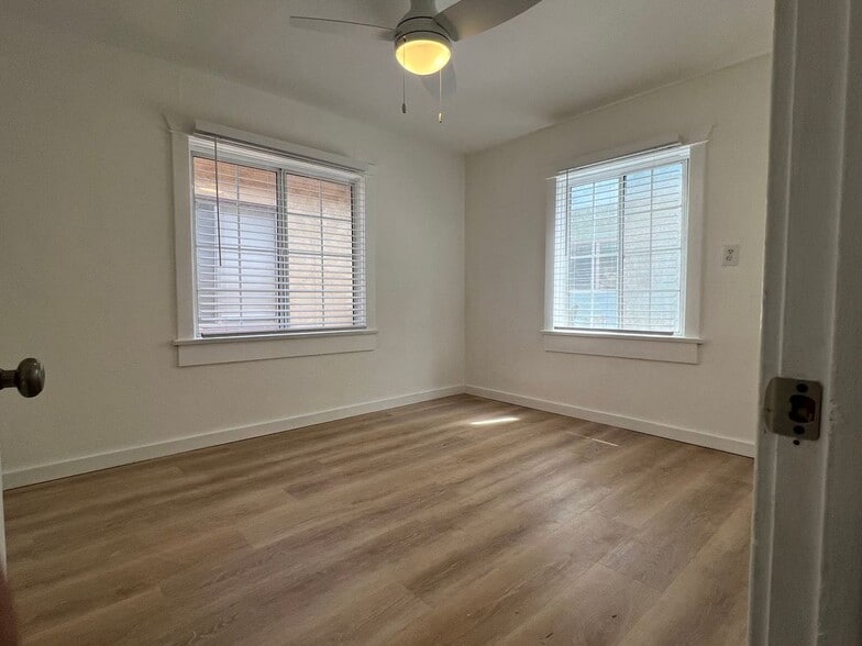 Building Photo - 720 N Guadalupe Ave